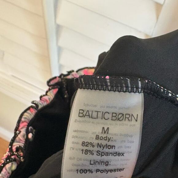 Baltic Born Nikki Black And‎ Pink Floral One Piece Swimsuit Size Medium - Picture 6 of 7